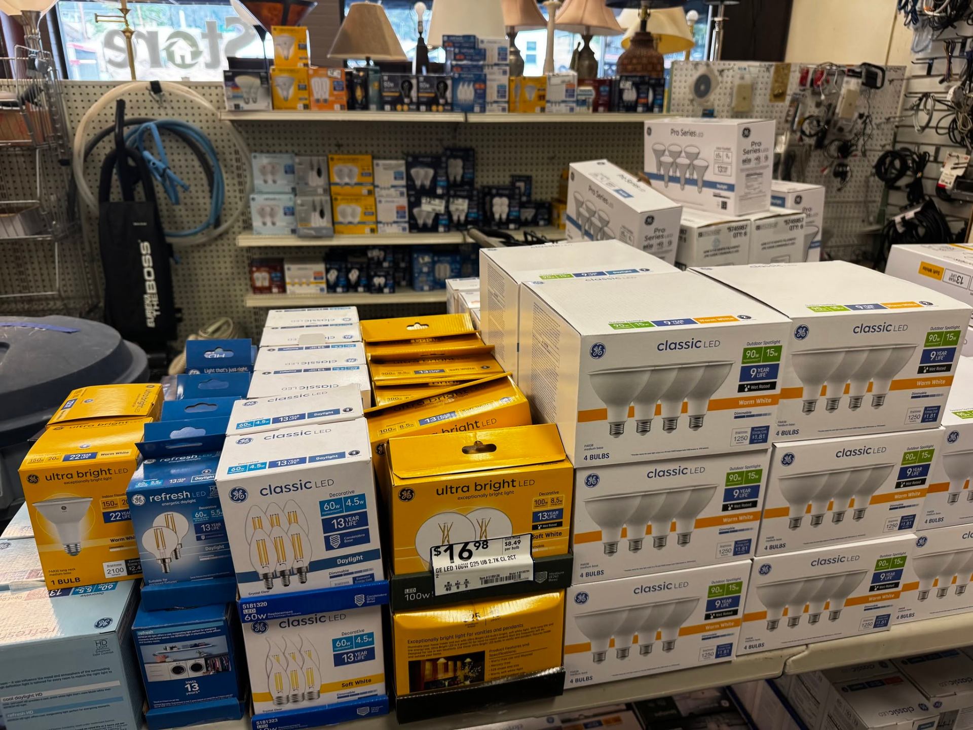 Lighting & bulbs